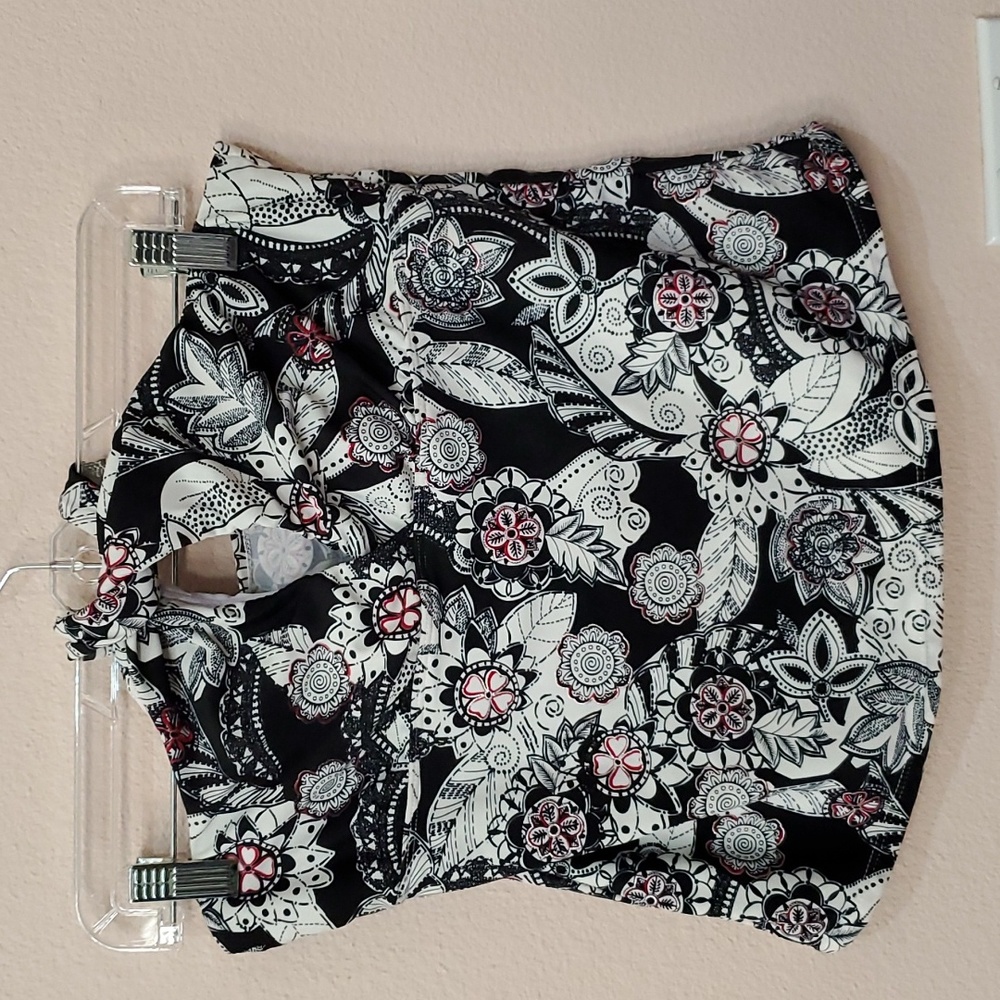 Swim Top Womens 12/14  Sand n Sun Black White Floral